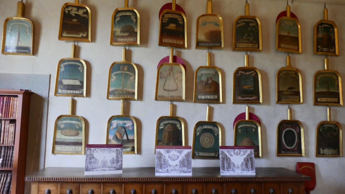 Le pale degli Accademici nella Sala delle Pale